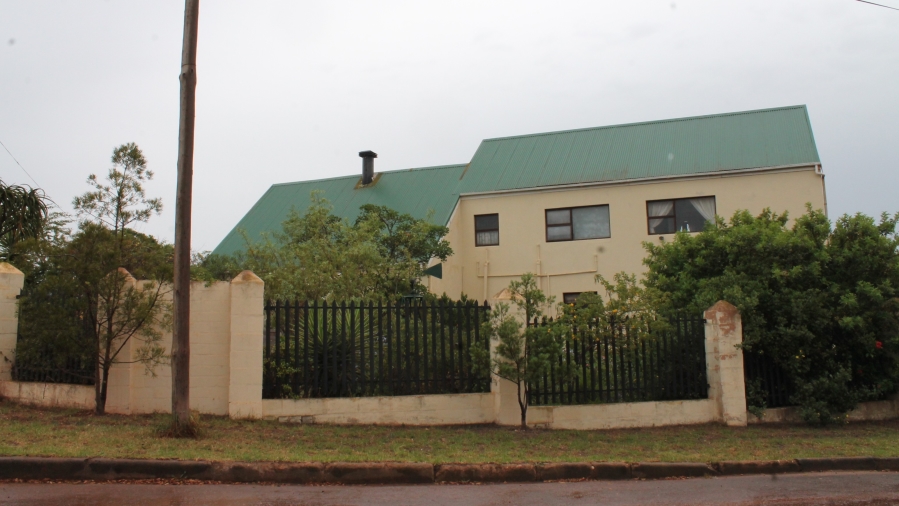 6 Bedroom Property for Sale in Napier Western Cape